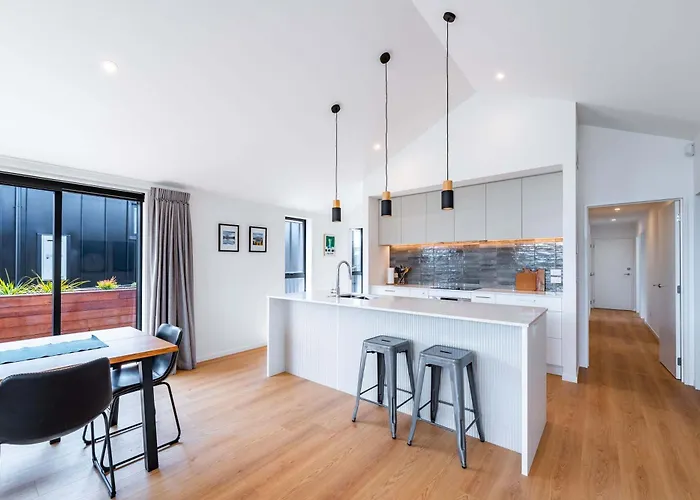 Holiday home Mountainlight Escape - With And Alpine Views Wanaka