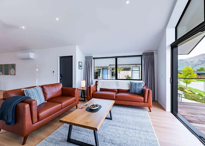 Mountainlight Escape - With And Alpine Views * Wanaka