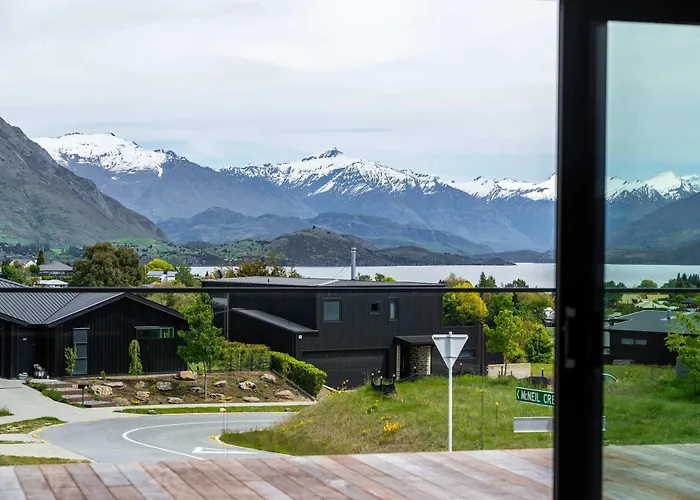 Mountainlight Escape - With And Alpine Views * Wanaka