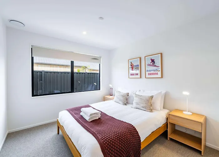 Mountainlight Escape - With And Alpine Views * Wanaka
